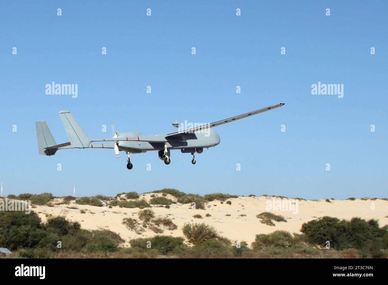 Un UAV Heron 1 Shoval des Forces de défense israéliennes décolle. Banque D'Images