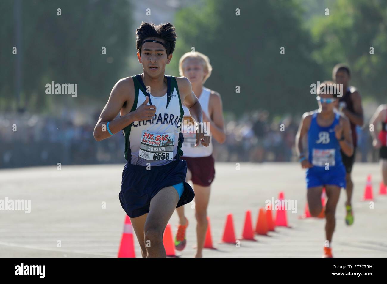 Joshua Agostini de Chapparal se classe sixième dans la Division I et 2 tirages au sort individuels à 15:16 pendant les 75h Mt. San Antonio College Cross Country Invitational, samedi 21 octobre 2023, à Walnut, Etalonnage Banque D'Images