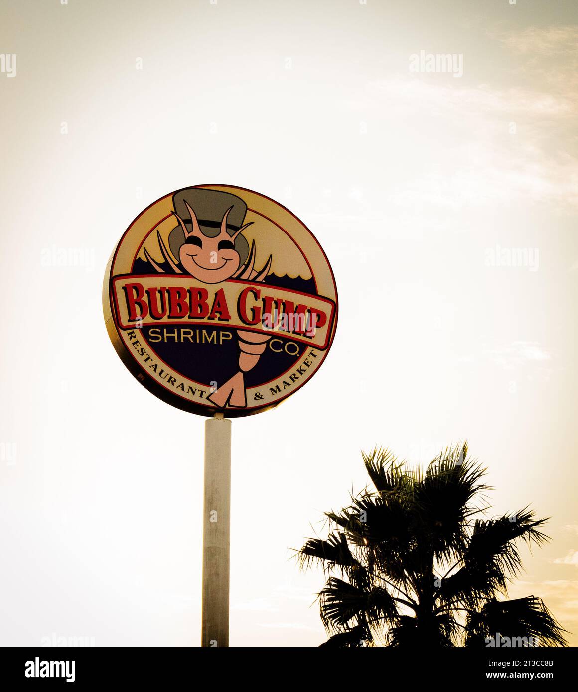 Un grand signe vibrant de la Bubba Gump Shrimp Co Banque D'Images