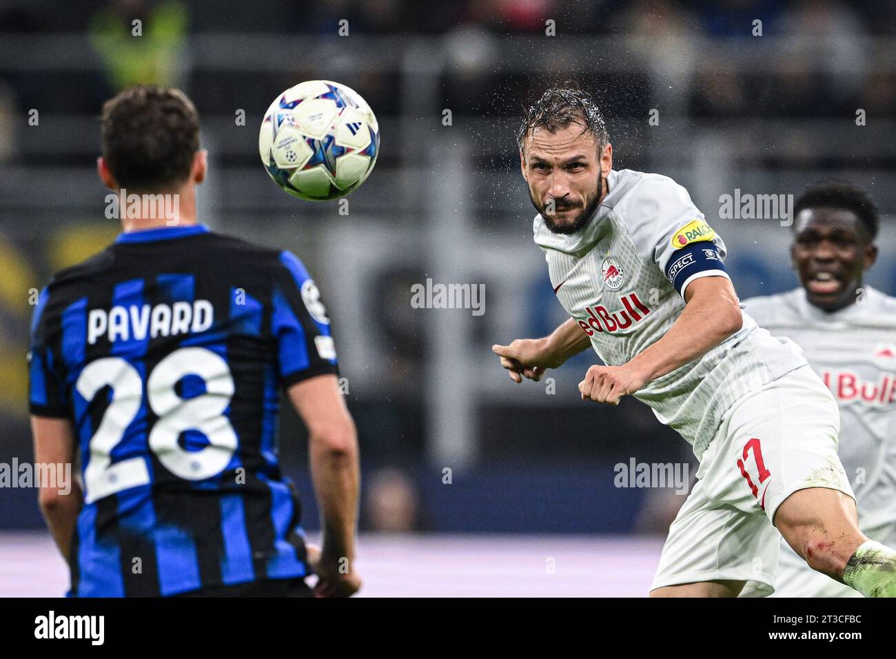 Milan, Italie. 24 octobre 2023. Milan, Italie, 24.10.23 : Andreas Ulmer (17 Salzbourg) lors du match de phase de groupes de la Ligue des Champions entre le FC Internazionale et le FC Salzbourg au stade San Siro de Milan, Italie football (Cristiano Mazzi/SPP) crédit : SPP Sport Press photo. /Alamy Live News Banque D'Images