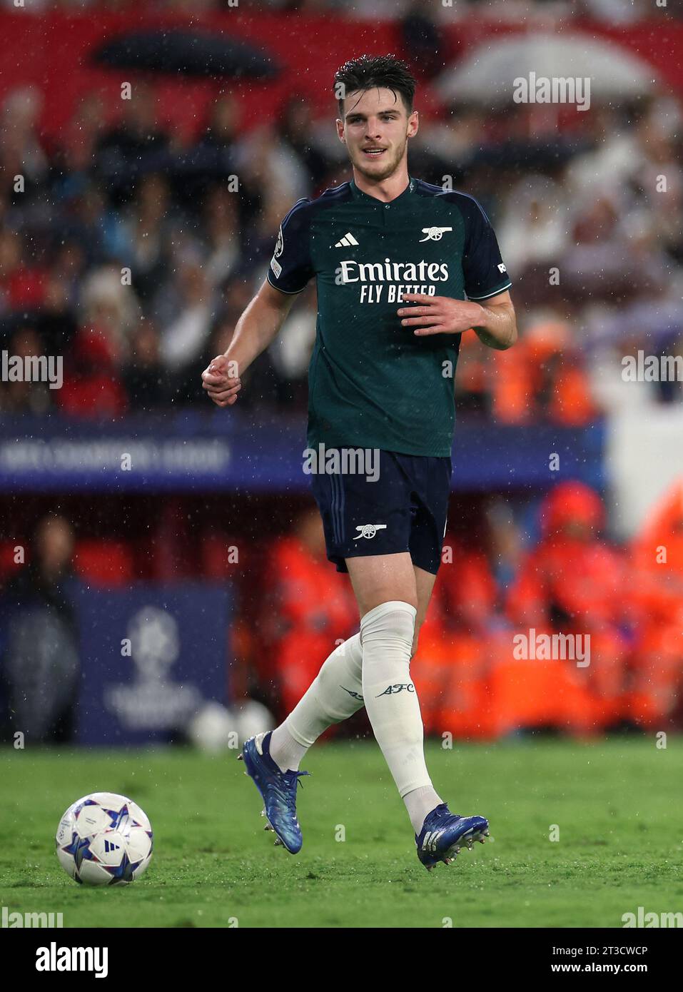 Le Declan Rice d’Arsenal lors du match du groupe B de l’UEFA Champions League au stade Ramon Sanchez-Pizjuan, Séville, Espagne. Date de la photo : mardi 24 octobre 2023. Banque D'Images