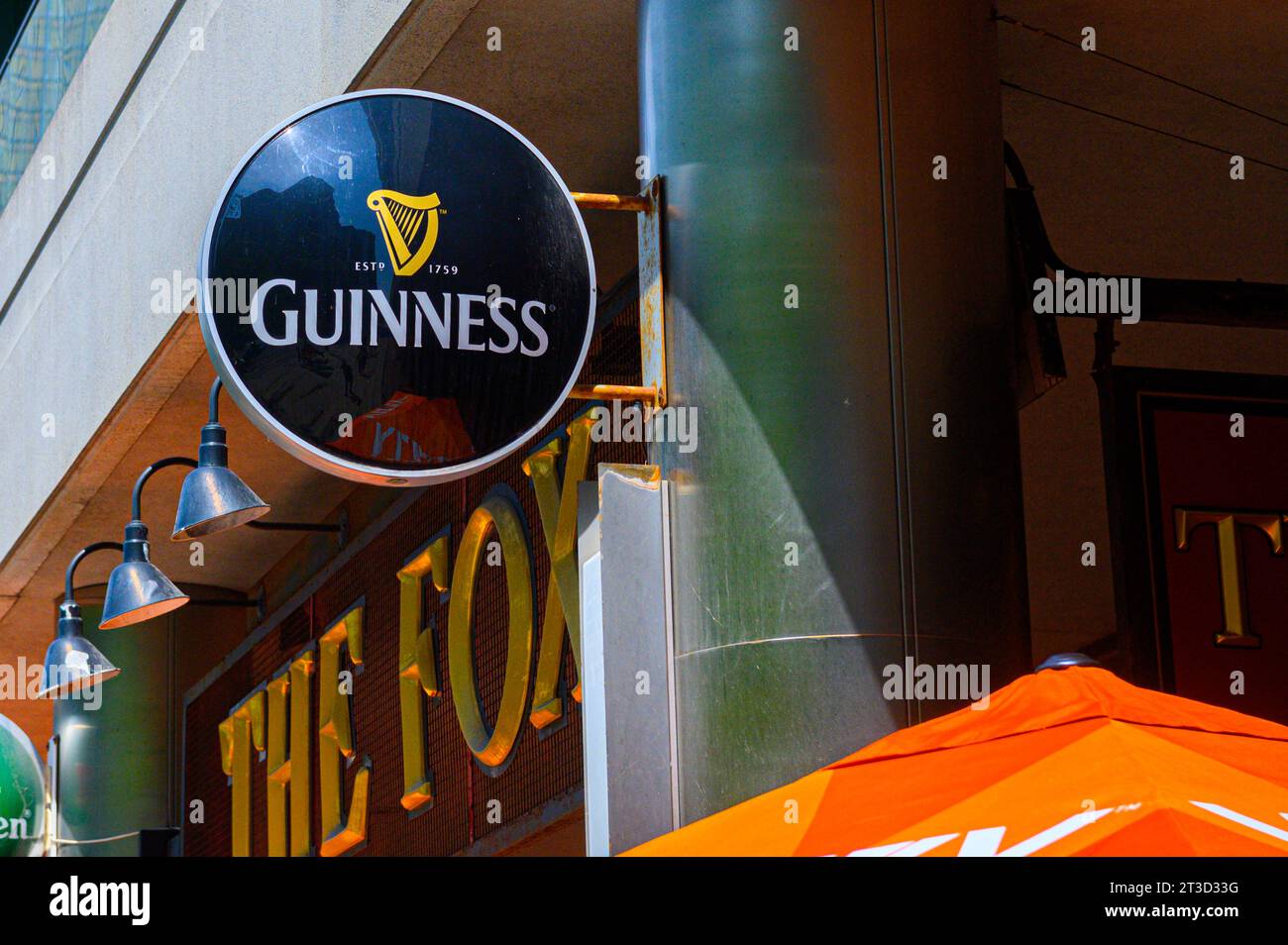 Toronto, ONTARIO, Canada – 5 septembre 2023 : signe de la Guinness Company. C'est l'une des marques d'alcool les plus réussies au monde Banque D'Images