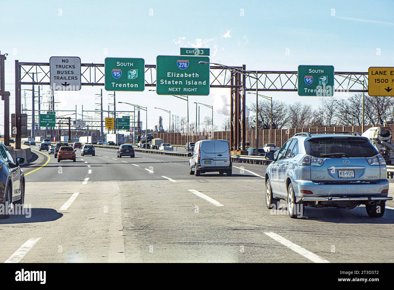 Voitures sur autoroute, New Jersey, USA Banque D'Images