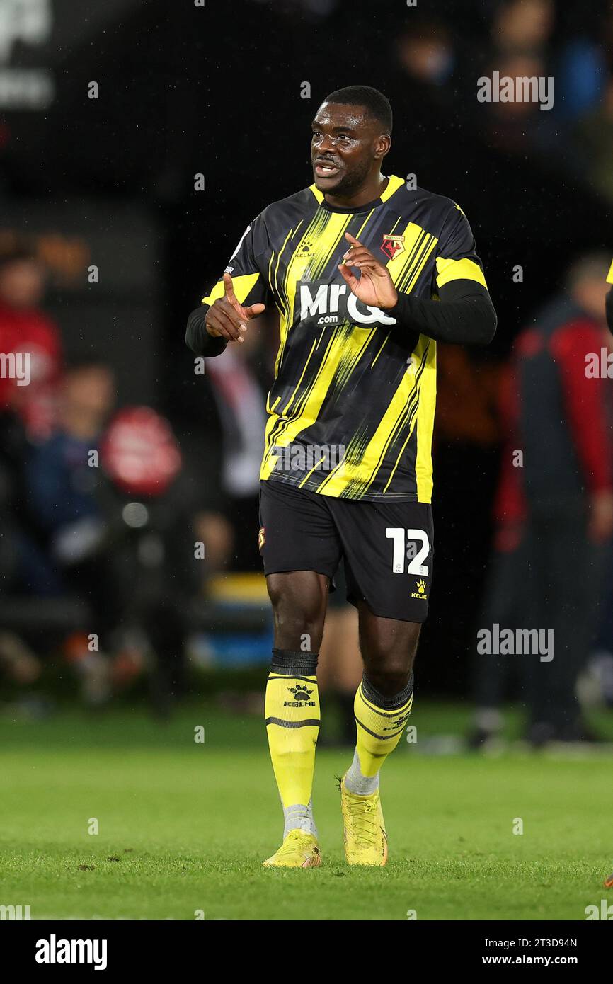 Swansea, Royaume-Uni. 24 octobre 2023. Ken Sema de Watford réagit. Match de championnat EFL Skybet, Swansea City v Watford au Swansea.com Stadium à Swansea, pays de Galles, le mardi 24 octobre 2023. Cette image ne peut être utilisée qu'à des fins éditoriales. Usage éditorial uniquement, photo par Andrew Orchard/Andrew Orchard photographie sportive/Alamy Live News crédit : Andrew Orchard photographie sportive/Alamy Live News Banque D'Images