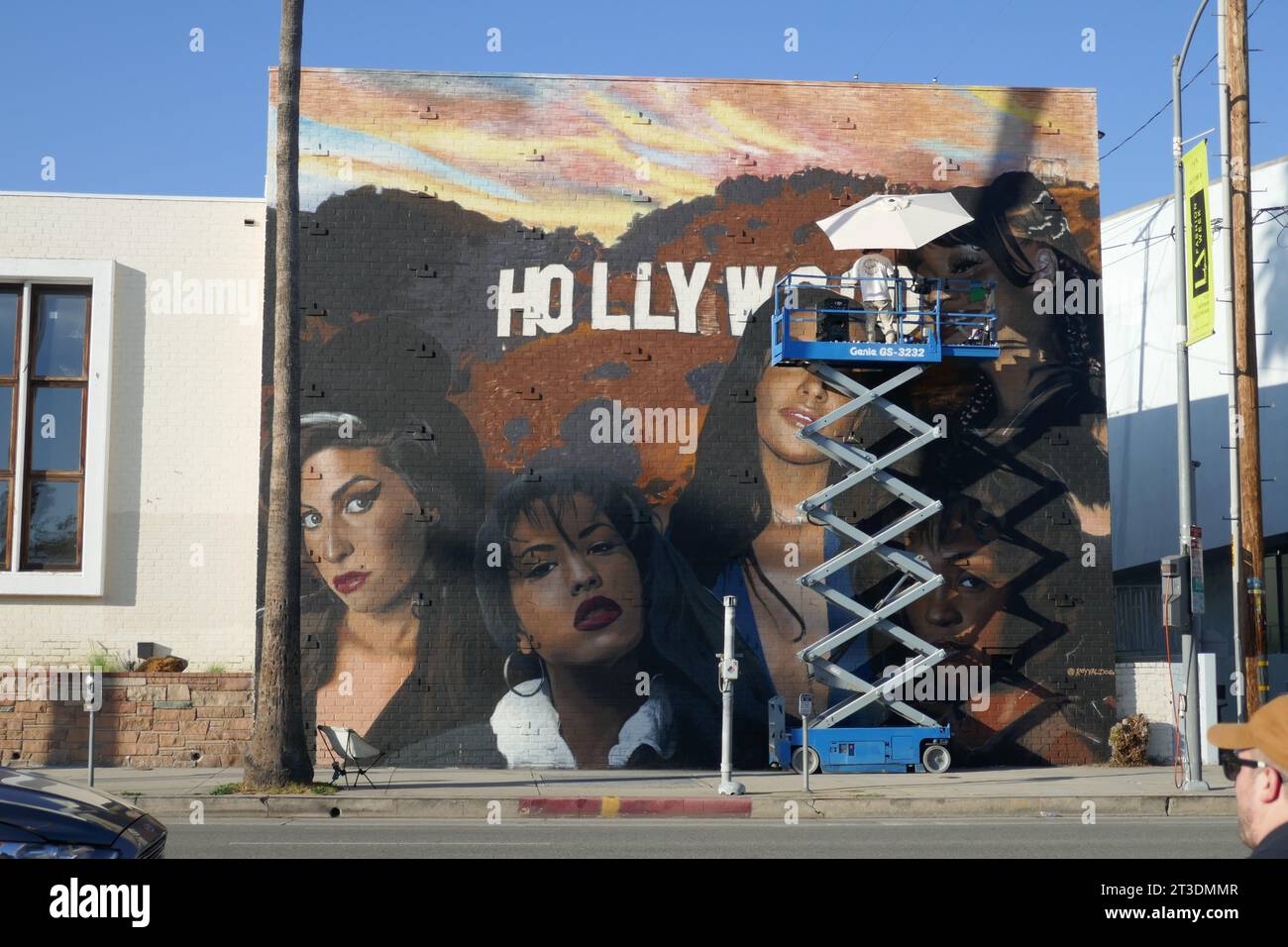 Los Angeles, Californie, États-Unis 17 octobre 2023 Street Art mural d'Amy Winehouse, Selena, Aaliyah, Lisa ÒLeft EyeÓ Lopes de TLC et Whitney Houston Street Art mural sur Sunset Blvd le 17 octobre 2023 à Los Angeles, Californie, États-Unis. Photo de Barry King/Alamy stock photo Banque D'Images