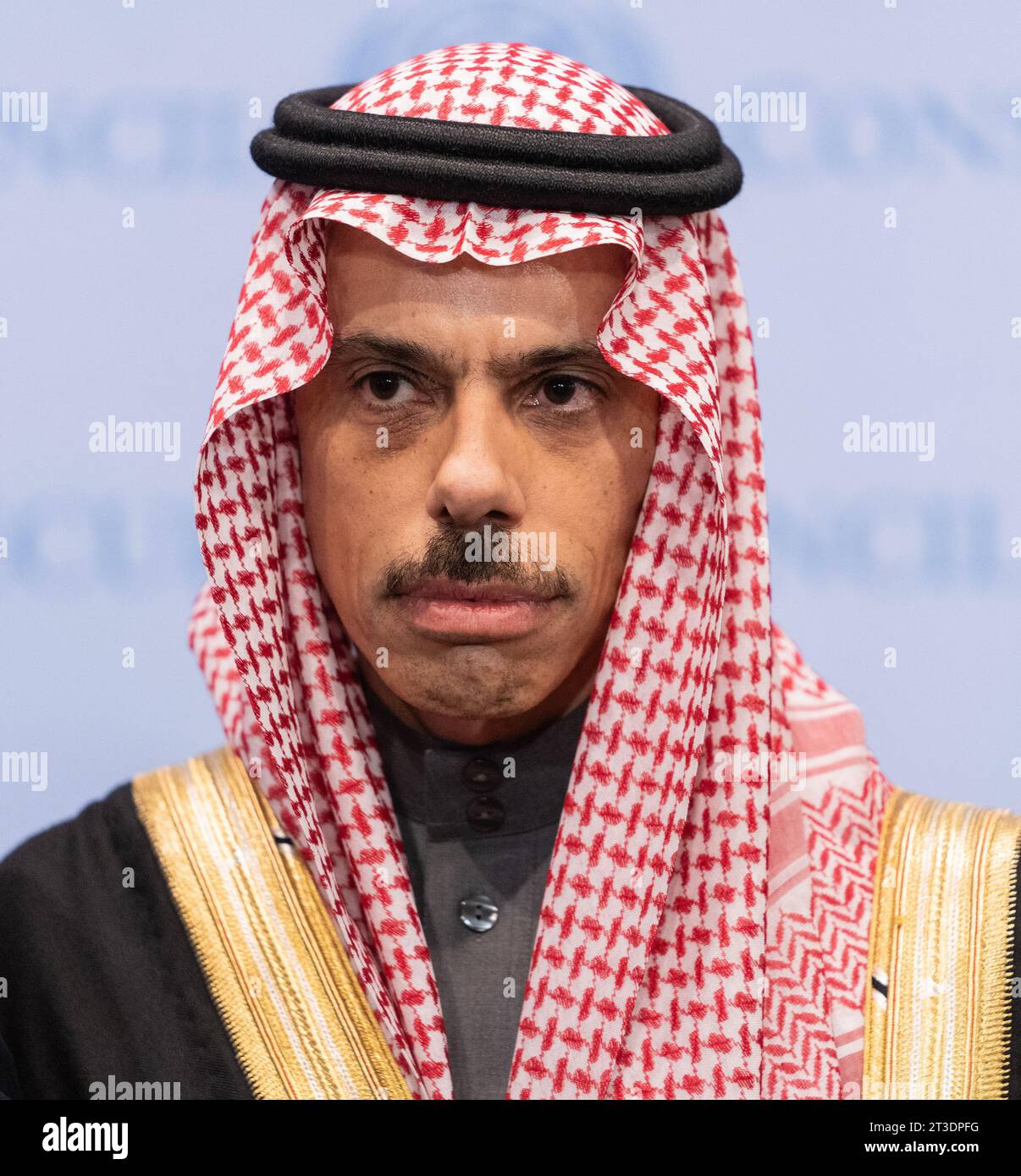 New York, États-Unis. 24 octobre 2023. Le Prince Faisal bin Farhan A.F. Al Furhan Al-Saud, Ministre des Affaires étrangères de l’Arabie saoudite, assiste à une réunion de la SC avec les dirigeants des pays arabes au siège de l’ONU à New York le 24 octobre 2023. (Photo de Lev Radin/Sipa USA) crédit : SIPA USA/Alamy Live News Banque D'Images