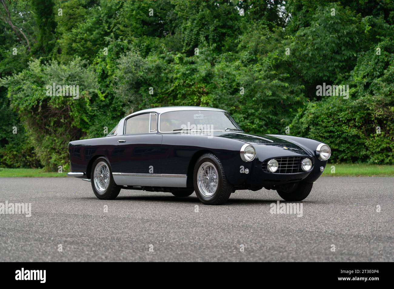 Vue avant 3/4 d'une Ferrari 250 GT coupé 1957 Banque D'Images
