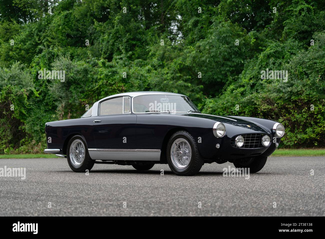 Vue avant 3/4 d'une Ferrari 250 GT coupé 1957 Banque D'Images