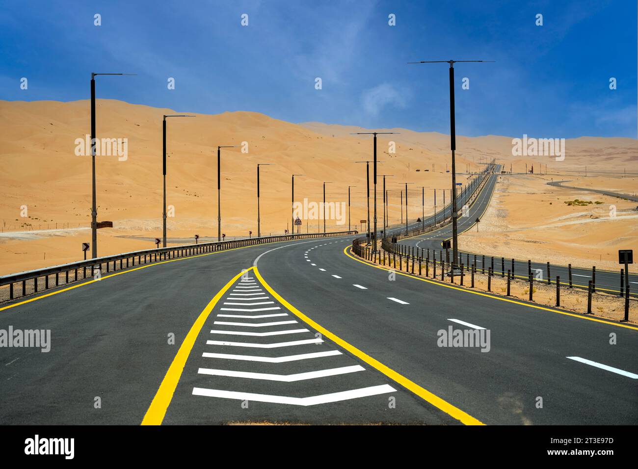 Image haute résolution des routes dans le désert de Liwa Abu Dhabi Banque D'Images