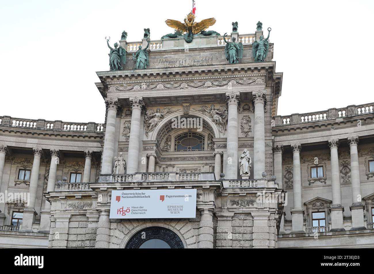 Vienne, Autriche. Le fameux 'balcon Hitler' au New Hofburg. Adolf Hitler a prononcé un discours à partir de là en 1938, peu après l'Anschluss d'Austr Banque D'Images