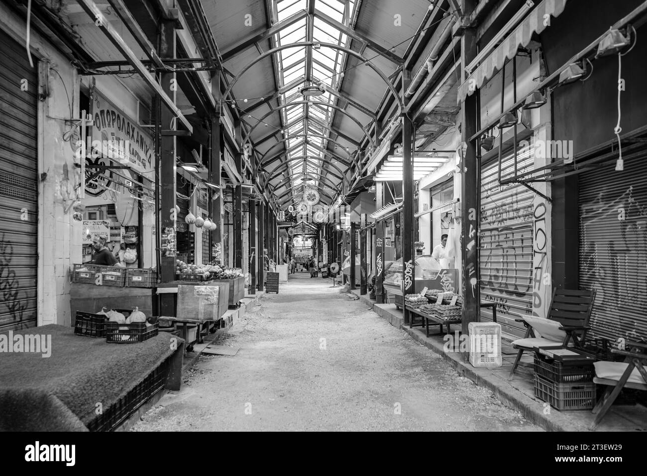 Thessalonique, Grèce - 22 septembre 2023 : vue du marché en plein air Kapani, le plus ancien marché de Thessalonique en Grèce Banque D'Images