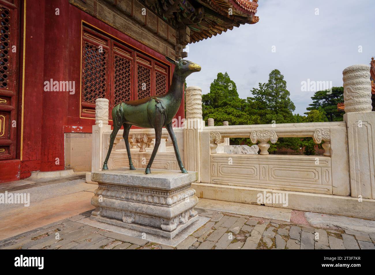 Sculpture de cerf de bronze dans les tombes orientales de la dynastie Qing, Chine du Nord Banque D'Images