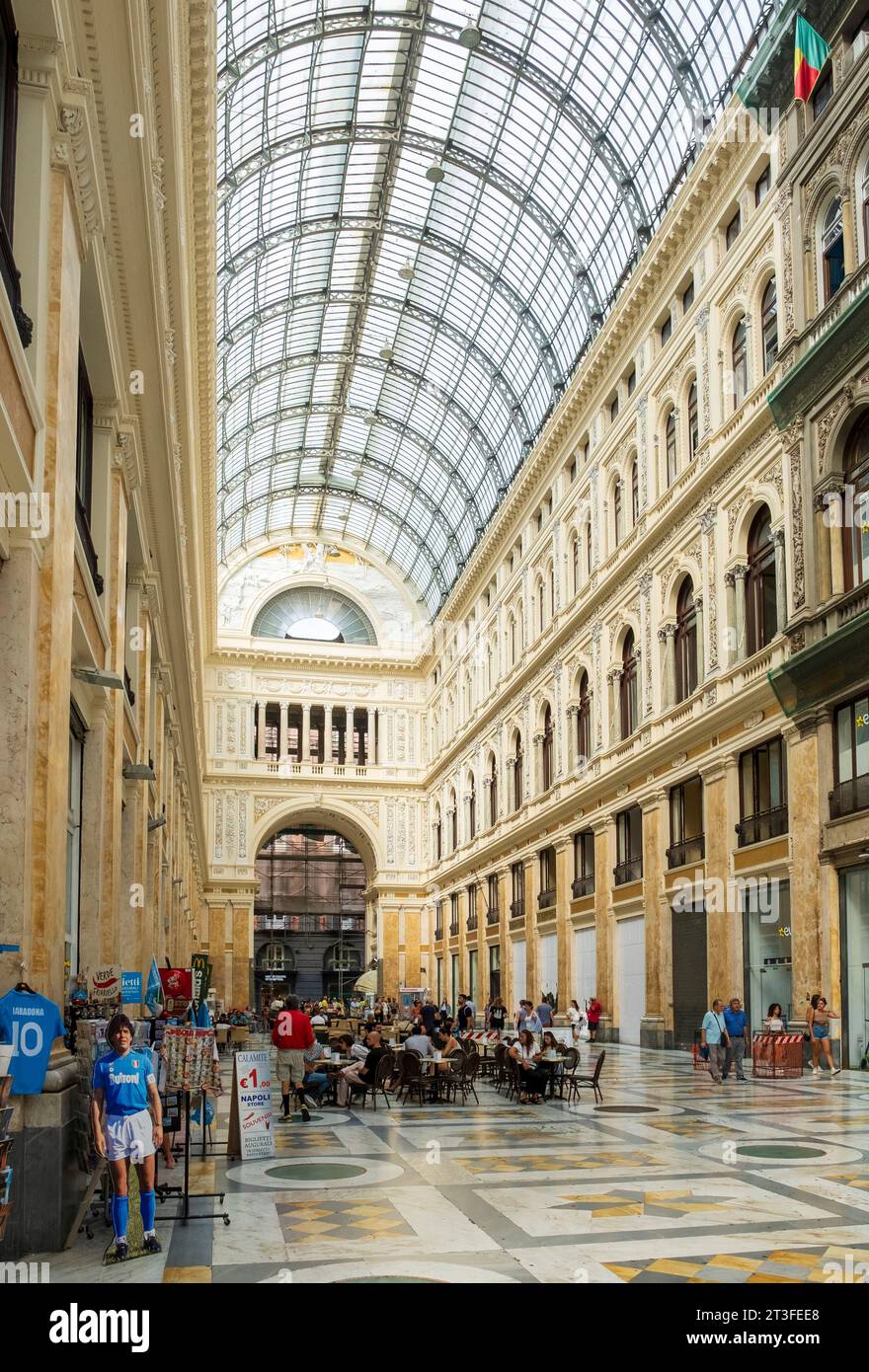 Italie, Campanie, Naples, centre historique classé au patrimoine mondial de l'UNESCO, Galleria Umberto 1, passerelle ouverte en 1890 et conçue par l'architecte Eman Banque D'Images