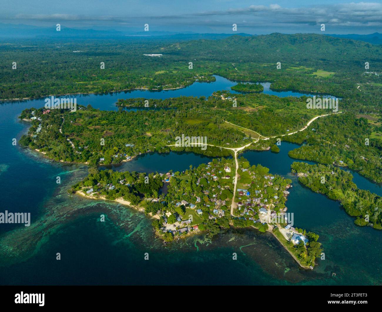 Papouasie-Nouvelle-Guinée, province de Madang, village de Riwo (vue aérienne) Banque D'Images