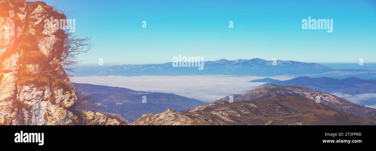 Paysage rocheux de montagne. Les montagnes Cantabriennes, parc national des Picos de Europa, Espagne Banque D'Images