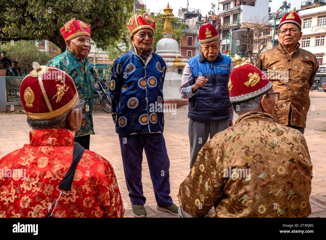 Népal, Vallée de Katmandou, Patan inscrit au patrimoine mondial par l'UNESCO, costumes de cérémonie Banque D'Images