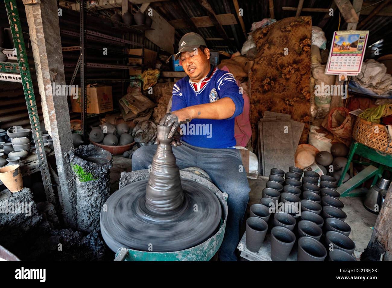 Népal, Vallée de Katmandou, Bhaktapur inscrit au patrimoine mondial de l'UNESCO, potter Banque D'Images