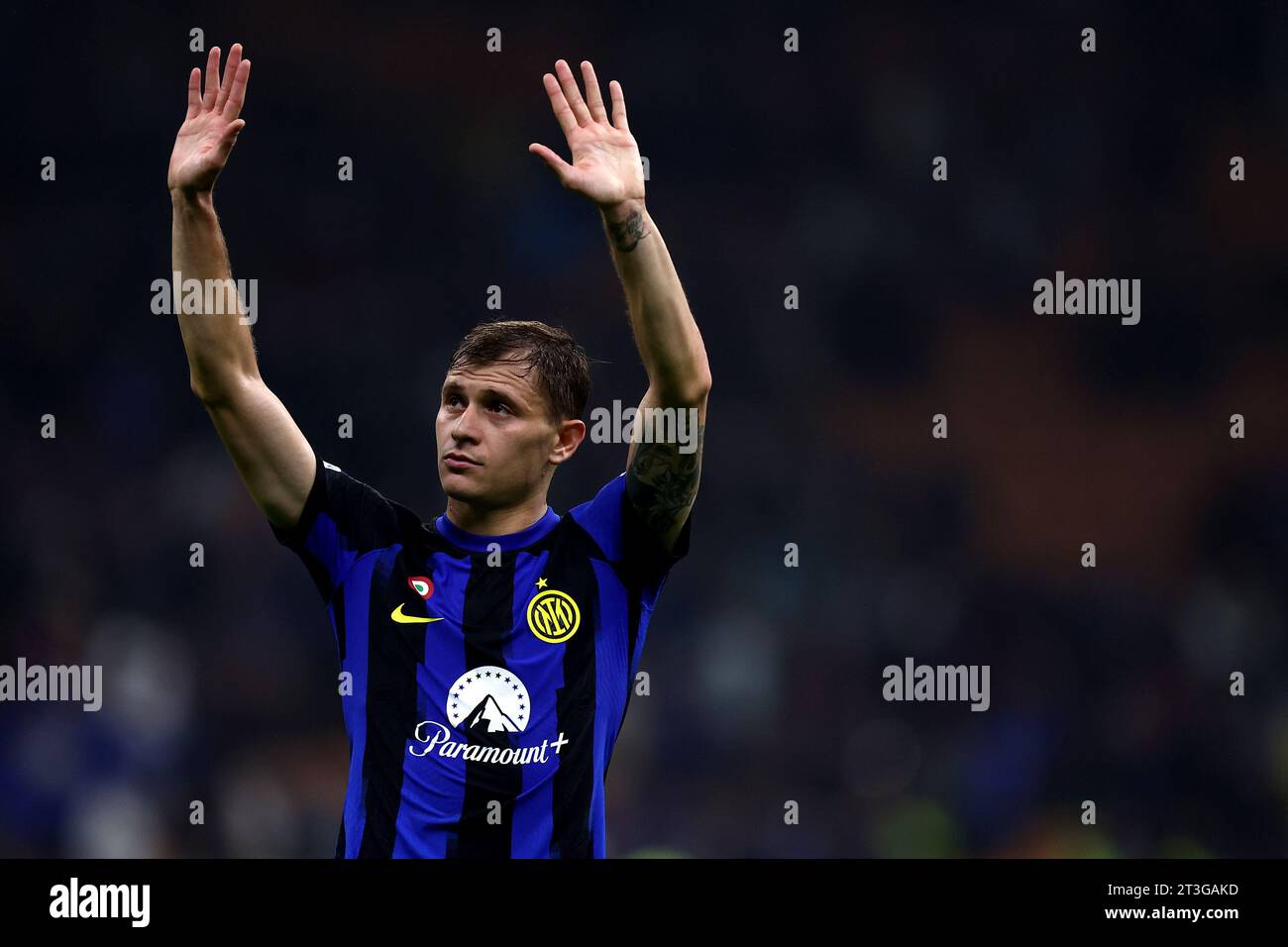 Nicolo Barella du FC Internazionale célèbre à la fin du match de l'UEFA Champions League entre le FC Internazionale et le FC Salzbourg au Stadio Giuseppe Meazza le 24 octobre 2023 à Milan, Italie . Banque D'Images Nicolo Barella du FC Internazionale célèbre à la fin du match de l'UEFA Champions League entre le FC Internazionale et le FC Salzbourg au Stadio Giuseppe Meazza le 24 octobre 2023 à Milan, Italie . Banque D'Images