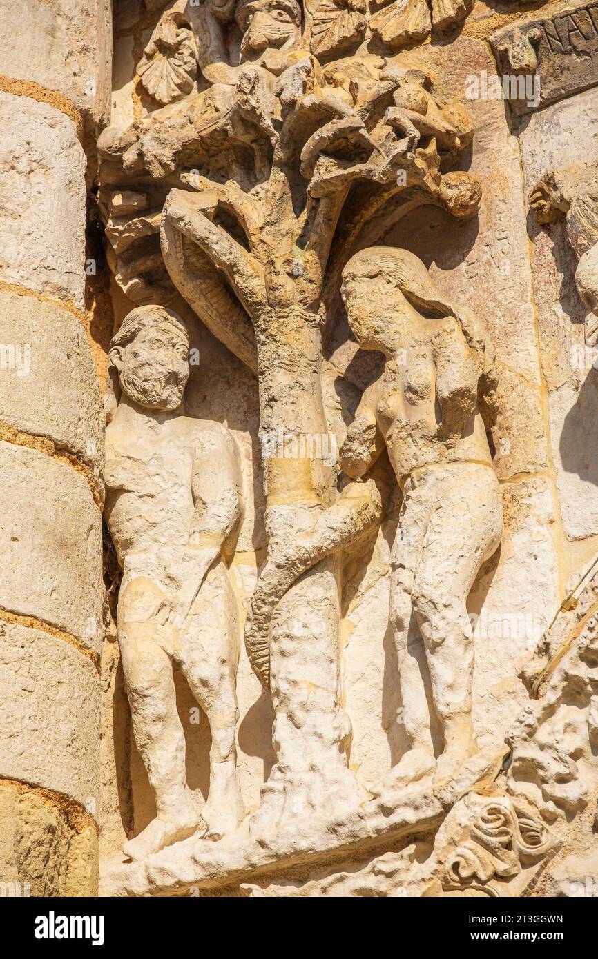 France, Vienne, Poitiers, église romane notre-Dame-la-Grande (11e-12e siècles), détail des sculptures du portail, Adam et Ève Banque D'Images