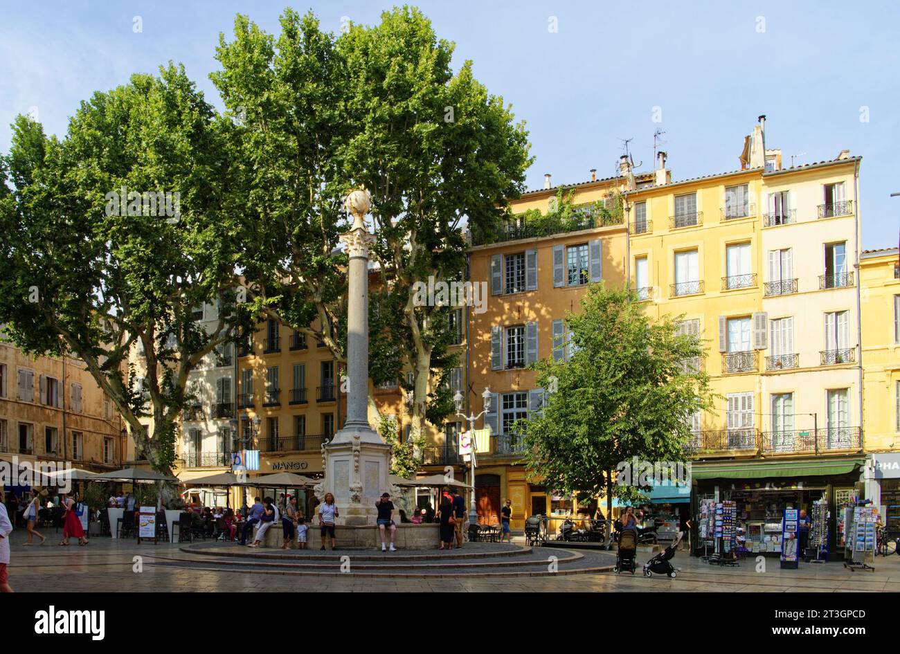 France, Bouches du Rhone, Aix en Provence, Place de l'Hôtel de Ville (City Hall Square) et Fontaine de la tanneurs Banque D'Images