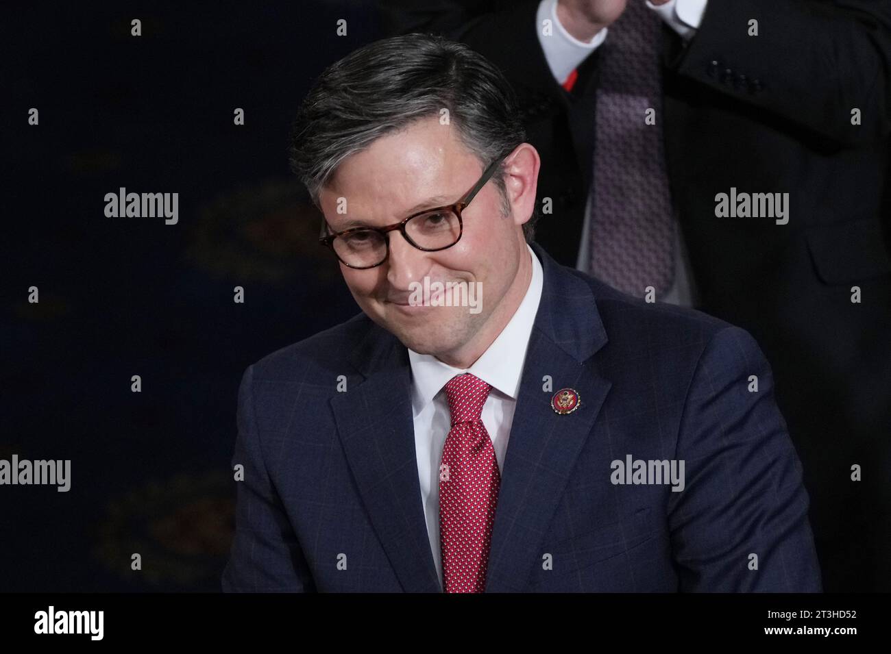 Washington, États-Unis. 25 octobre 2023. Le représentant Mike Johnson, R-LA, sourit après avoir été élu président de la Chambre au Capitole des États-Unis à Washington DC le mercredi 25 octobre 2023. Photo de Pat Benic/UPI crédit : UPI/Alamy Live News Banque D'Images