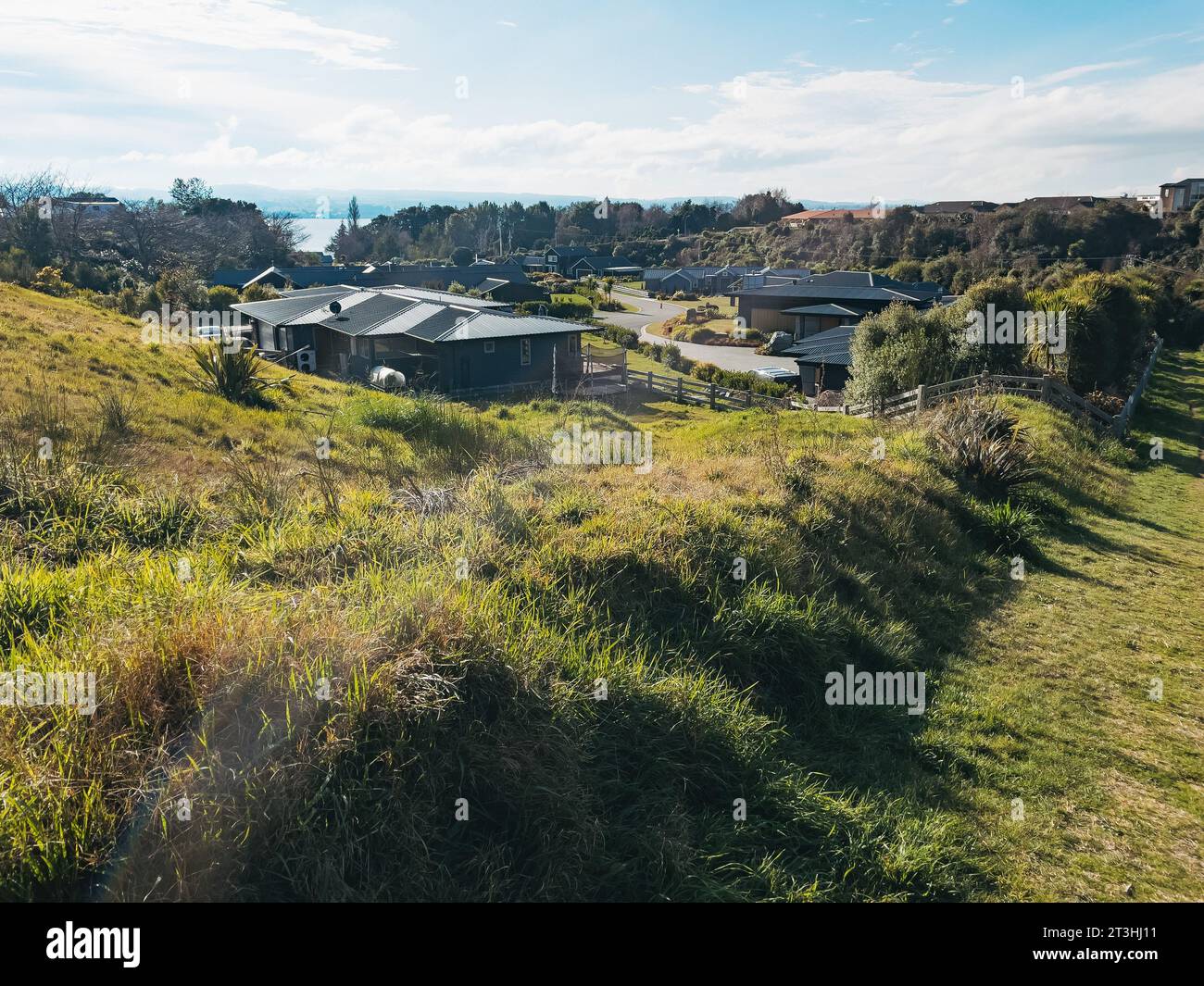 Bungalows dans un lotissement cul-de-sac dans la banlieue de Wharewaka, Taupō, Nouvelle-Zélande Banque D'Images