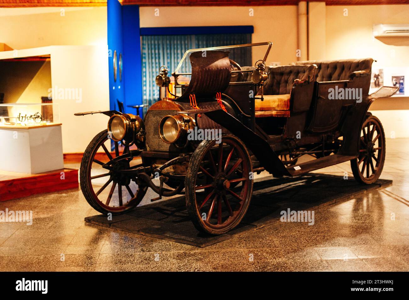 vieille voiture dans le musée. Paraguay - 2 mai 2023. Photo de haute qualité Banque D'Images