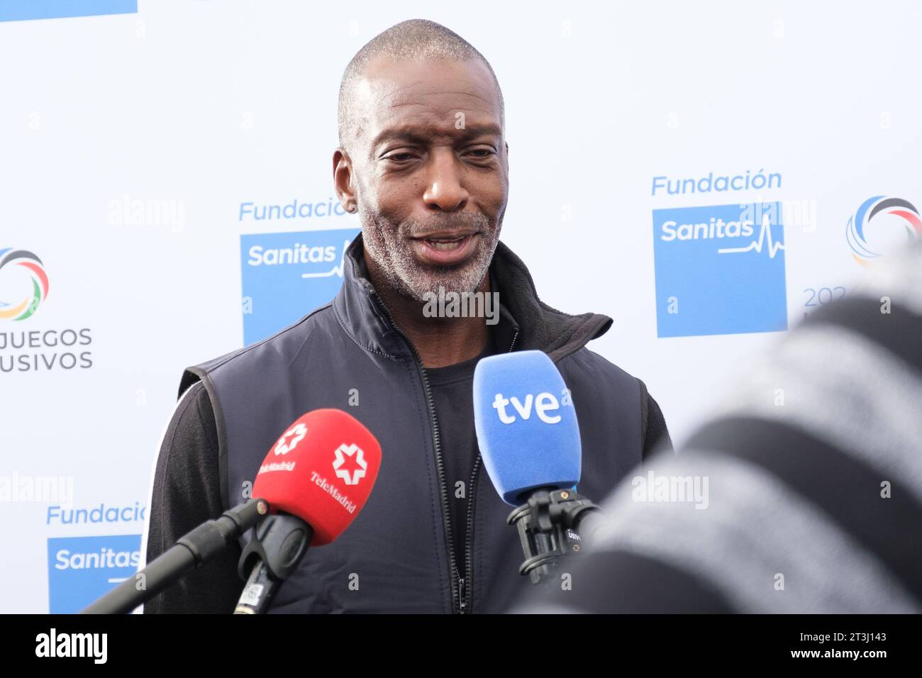 L’athlète américain Michael Johnson lors de la présentation de la 12e semaine sportive inclusive de la Fondation Sanitas au stade Vallehermoso i. Banque D'Images