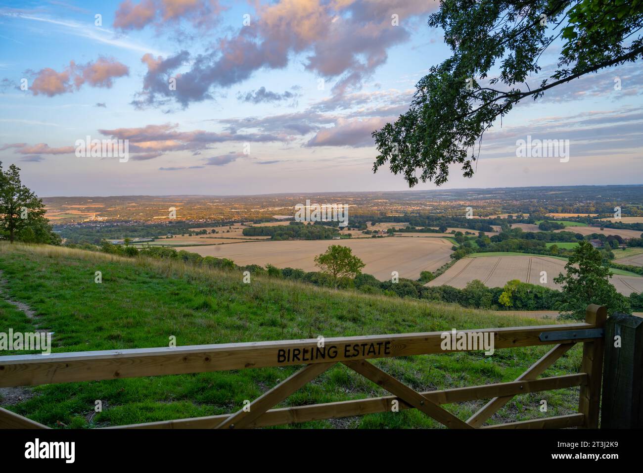 Le soir, en regardant vers Maidstone depuis les bas du nord près de Vigo Kent Banque D'Images