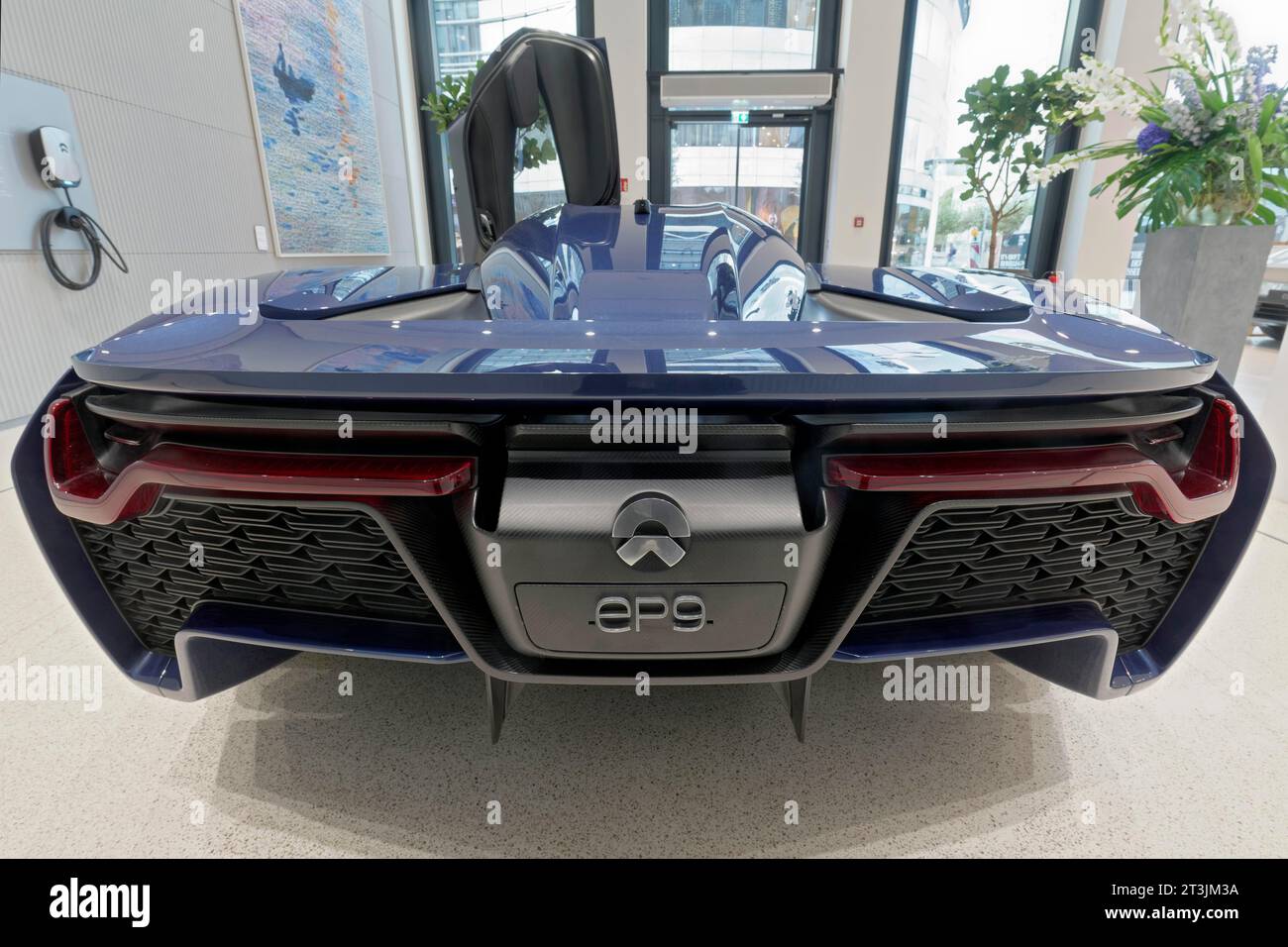 E- car Nio EP9 dans le showroom, super voiture de sport du fabricant chinois de voitures électriques Nio, Nio House, Duesseldorf, Rhénanie du Nord-Westphalie, Allemagne Banque D'Images