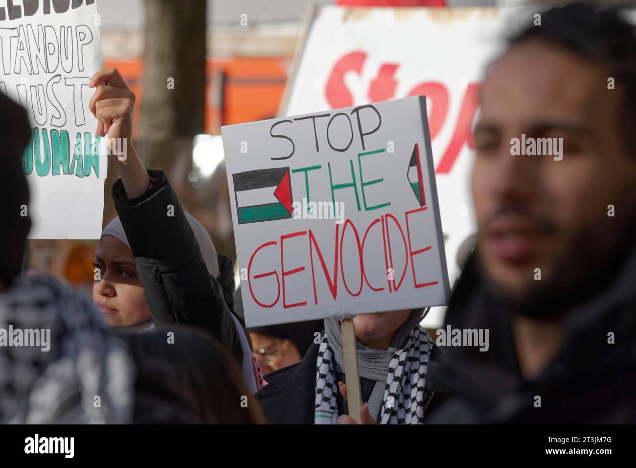Demo, Stop the Genocide plaque, rassemblement pro-palestinien pour condamner les crimes de guerre contre la population civile à Gaza le 21.10.2023 à Duesseldorf Banque D'Images