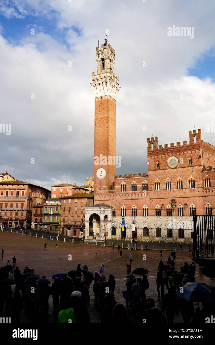Piazza del Campo avec Palazzo Pubblico. Sienne, Italie 10.05.2023 Banque D'Images