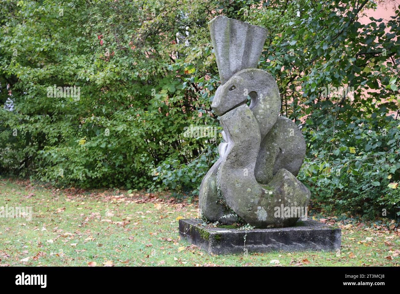 Schulpforte 22.10.2023, Naumburg OT Schulpforte, Klosteranlage - hier eine Skulptur einer Schlange *** Schulpforte 22 10 2023, Naumburg OT Schulpforte, complexe monastère ici une sculpture d'un serpent crédit : Imago/Alamy Live News Banque D'Images