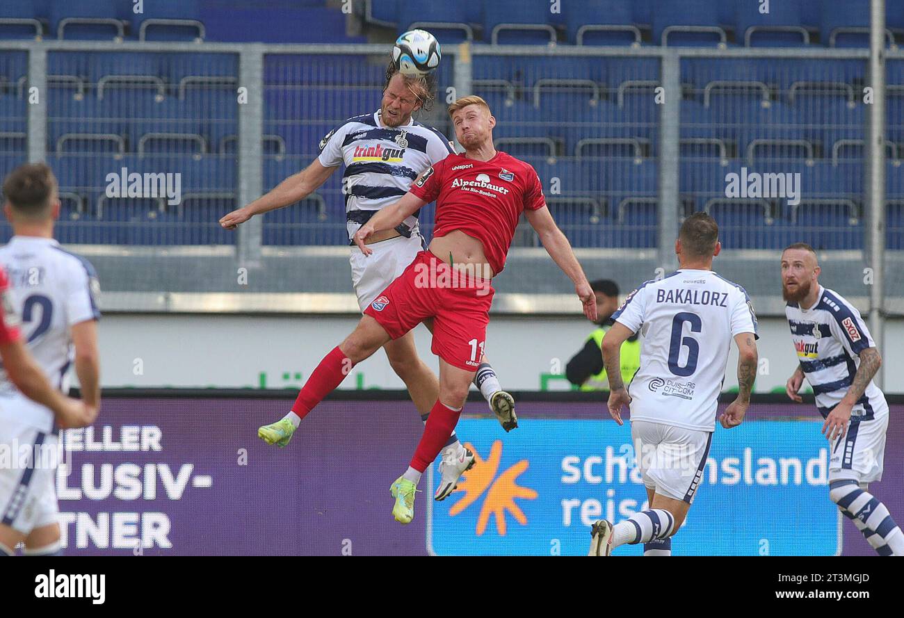 Duisbug, Deutschland. 07 octobre 2023. Firo : 07.10.2023 football : football : 10e journée 3e BUNDESLIGA, saison 2023/2024, 23/24 MSV Duisburg - Spielvereinigung Unterhaching, SpVgg Unterhaching 1:0 duels, de gauche à droite, Sebastian Mai, Versus, Mathias Fetsch crédit : dpa/Alamy Live News Banque D'Images