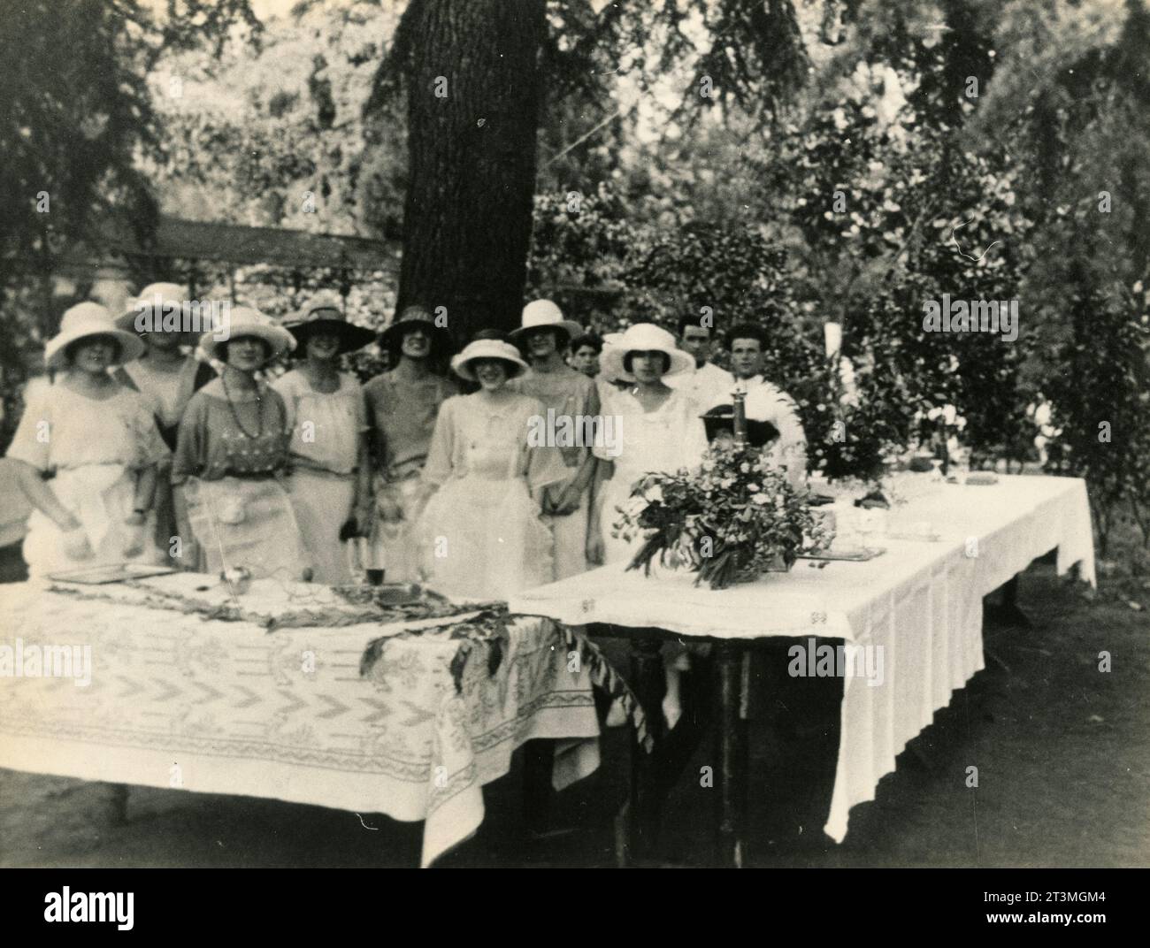 Fête de charité à la Maison Borromeo, Milan, Italie 1922 Banque D'Images