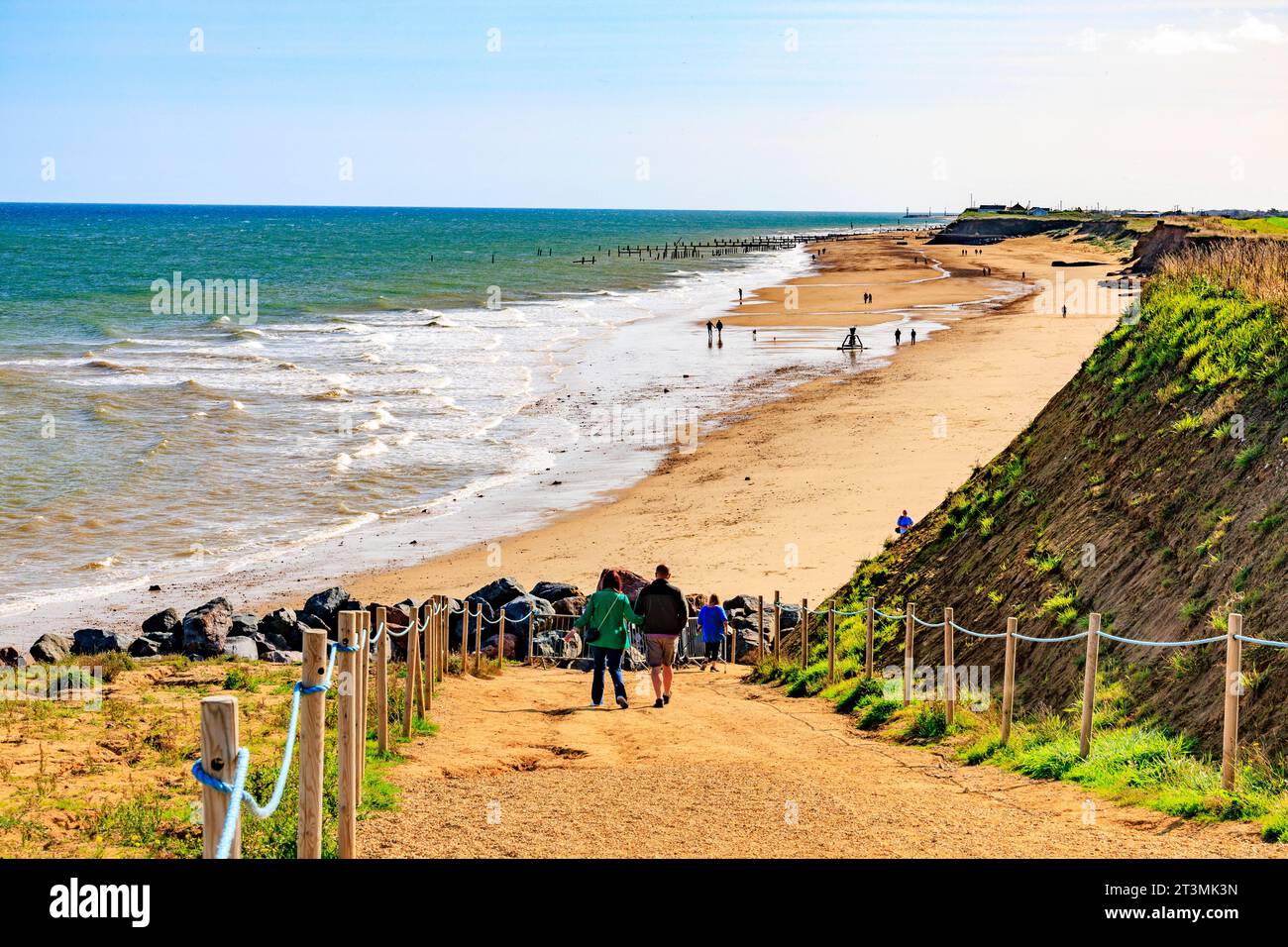 La plage de Happisburgh a eu un Time & Tide Bell installé sur elle qui est sonné par les vagues à haute eau, Norfolk, Angleterre, Royaume-Uni Banque D'Images