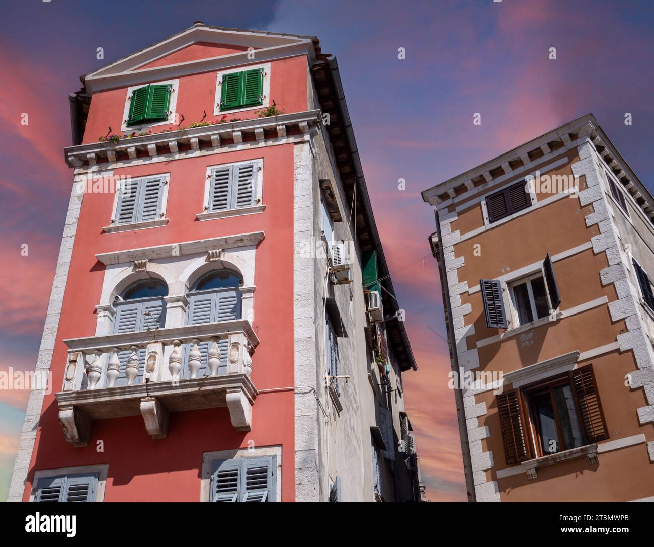 maisons italiennes typiques de la ville Banque D'Images