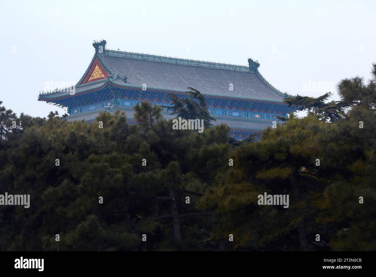 Le toit orné au Zhengyangmen ou Qianmen, étant la porte House qui gardait autrefois l'entrée de Pékin historique, en Chine. Banque D'Images