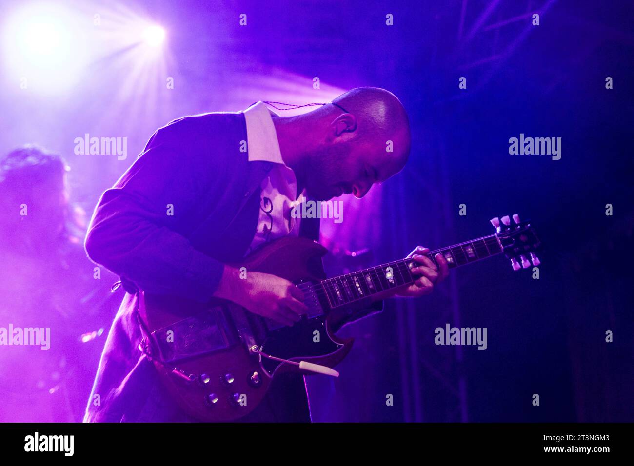 Milan, Italie. 17 octobre 2023. MILAN, ITALIE - OCTOBRE 17 : Eric Cannata de Young the Giant se produit au Circolo Magnolia Segrate Milan le 17 octobre 2023 à Milan, Italie. (Photo de Roberto Finizio/NurPhoto) crédit : NurPhoto SRL/Alamy Live News Banque D'Images