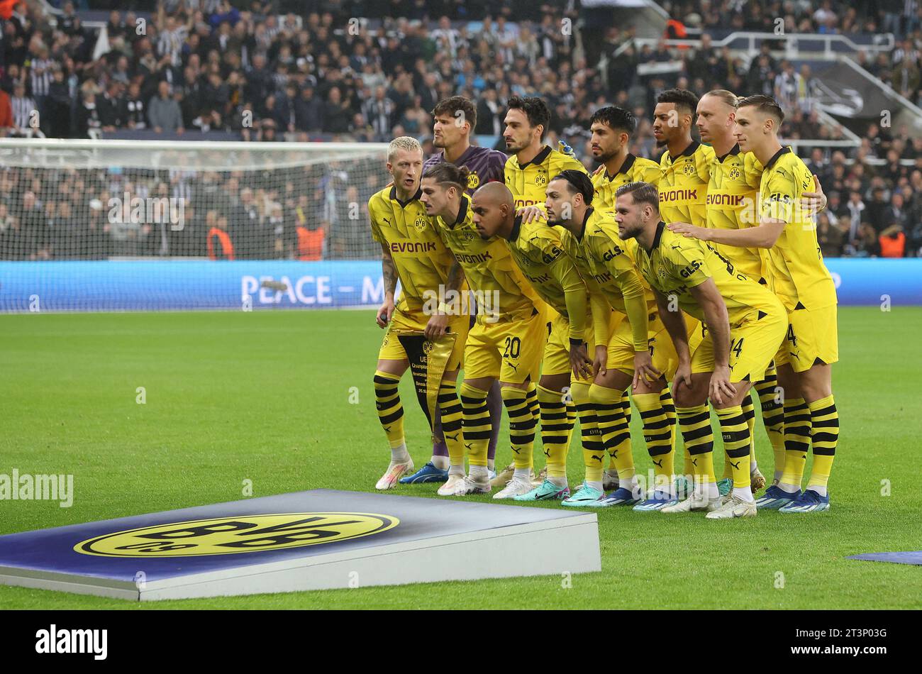 Newcastle upon Tyne, Royaume-Uni. 25 octobre 2023. Photo de l'équipe du Borussia Dortmund lors du match de l'UEFA Champions League à St. James' Park, Newcastle upon Tyne. Le crédit photo devrait être : Nigel Roddis/Sportimage crédit : Sportimage Ltd/Alamy Live News Banque D'Images