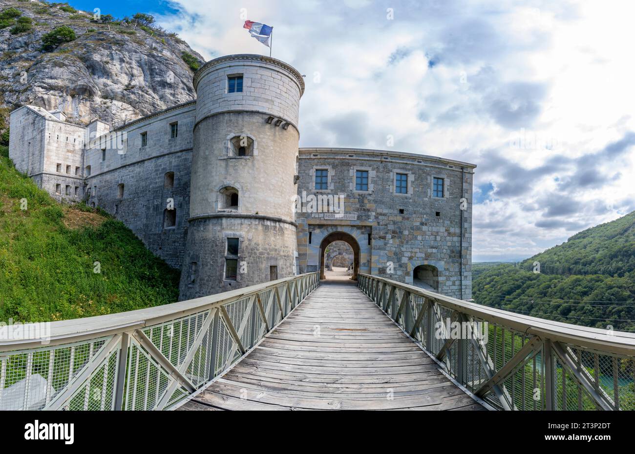 Vue de l'entrée du fort inférieur et du Rhône derrière Banque D'Images