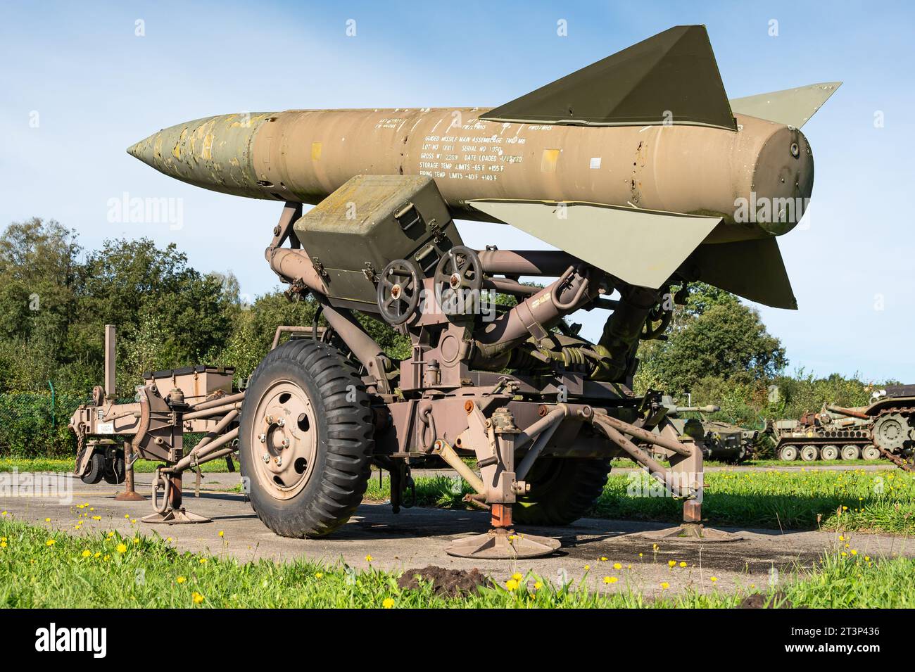 Un système de missile sol-sol tactique d'artillerie de campagne mobile MGM-52 lance (missile balistique tactique). Banque D'Images