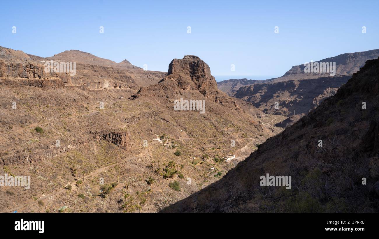 Barranco de Tirajana avec 'la Fortaleza' en arrière-plan qui a un caractère sacré pour les anciens aborigènes sur l'île de Gran Canaria, en SP Banque D'Images