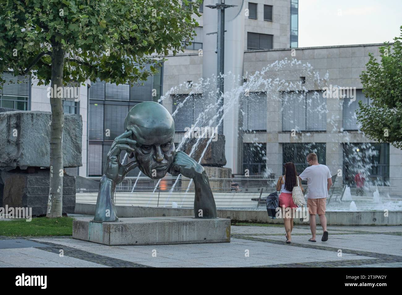 Bronze-Skulptur 'Denkpartner' von Hans-Jörg Limbach, Börsenplatz, Stuttgart, Baden-Württemberg, Deutschland Banque D'Images