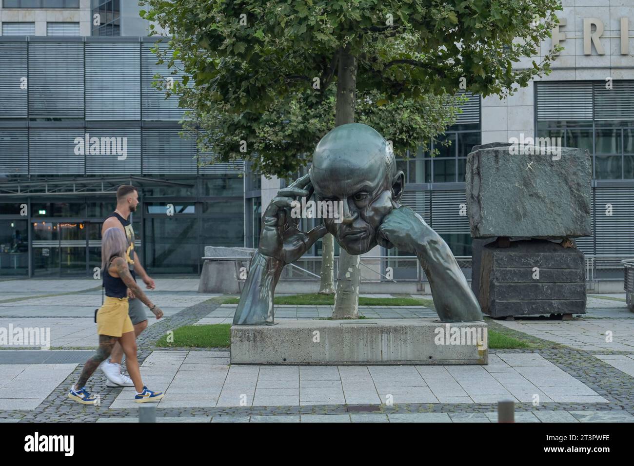 Bronze-Skulptur 'Denkpartner' von Hans-Jörg Limbach, Börsenplatz, Stuttgart, Baden-Württemberg, Deutschland Banque D'Images