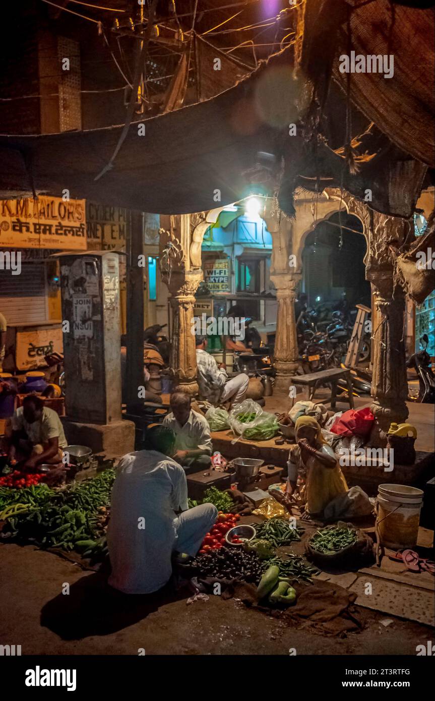 Stands de légumes, zone de marché de Jaisalmer, Rajasthan, Inde Banque D'Images