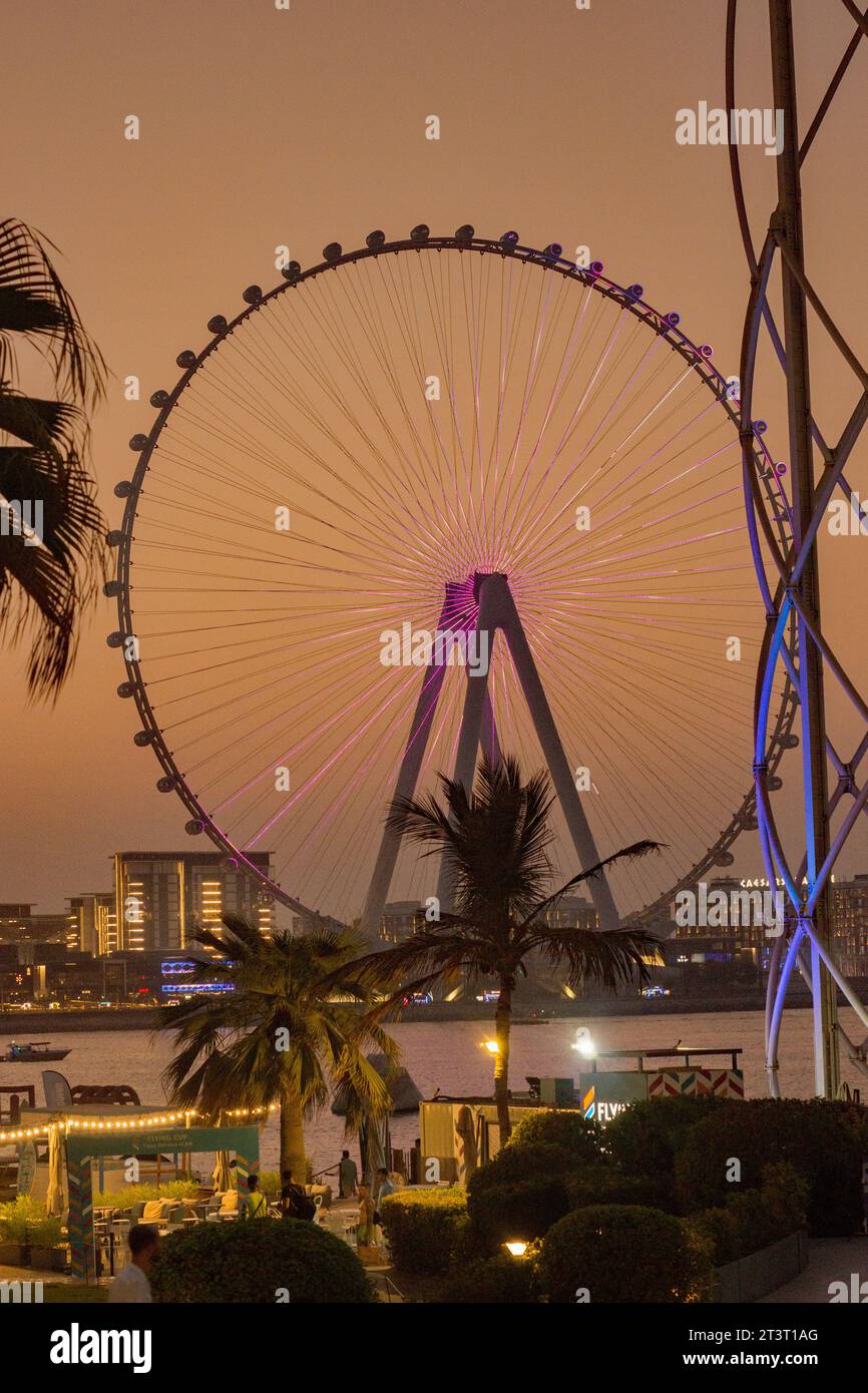 Dubaï, Émirats arabes Unis- 20 septembre 2023 : l'Ain Dubai stationnaire était toujours allumé alors qu'il subissait des réparations pour redémarrer sa rotation. Une vue depuis la marina de Dubaï Banque D'Images