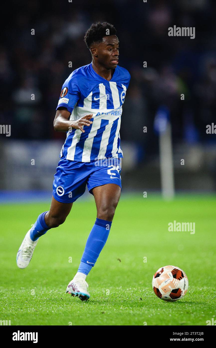 BRIGHTON, Royaume-Uni - 26 octobre 2023 : Simon Adinga de Brighton & Hove Albion en action lors du match de l'UEFA Europa League Group B entre Brighton & Hove Albion FC et l'AFC Ajax au stade Amex (crédit : Craig Mercer/ Alamy Live News) Banque D'Images