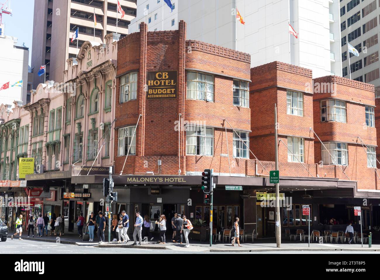 Sydney pub et hôtel économique, Maloney's hôtel et bar au coin de la rue Goulburn avec Pitt Street dans le centre-ville de Sydney, Nouvelle-Galles du Sud, Australie Banque D'Images