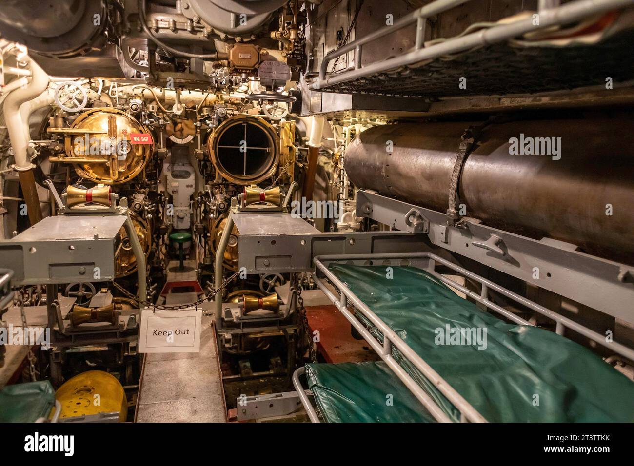 Muskegon, Michigan - la salle des torpilles avant de l'USS Silversides, un sous-marin de classe Gato de la Seconde Guerre mondiale, au USS Silversides Submarine Museum. CR Banque D'Images